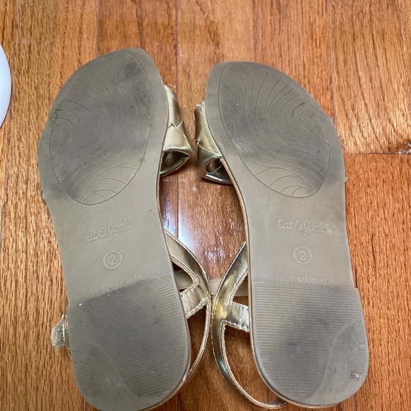 Cat & Jack Girls Ankle Strap Sandals, Gold Size 2 - Picture 3 of 5